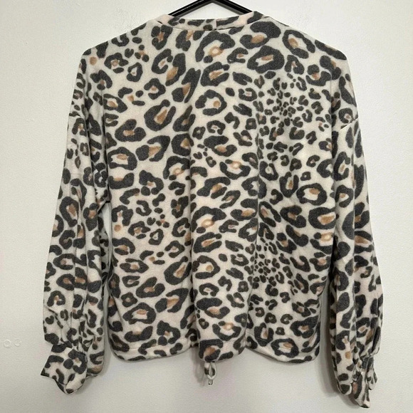 Know One Cares NWT’s leopard print brushed knit top. Size small - Picture 2 of 5